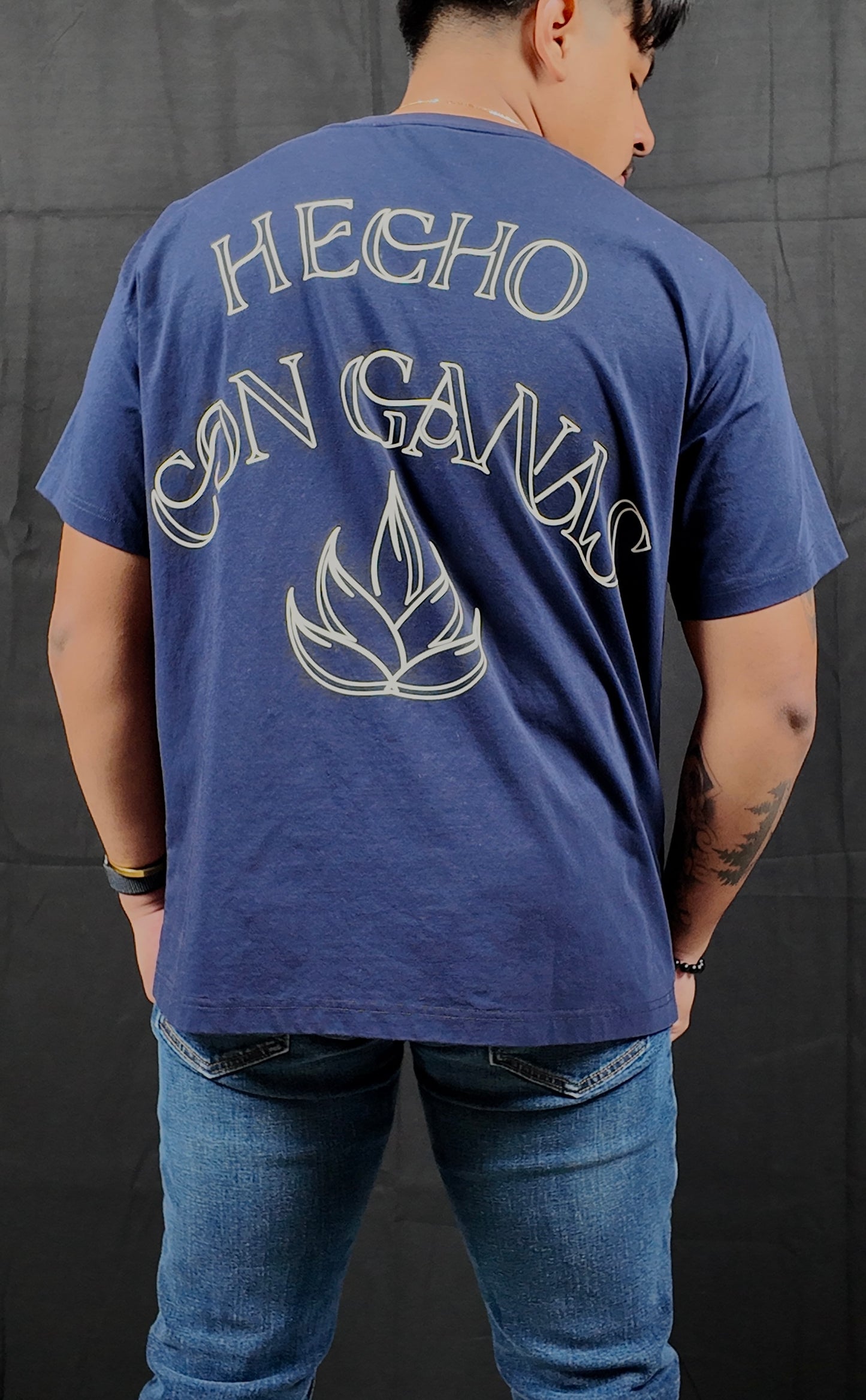 Navy Hecho Con Ganas Graphic Tee