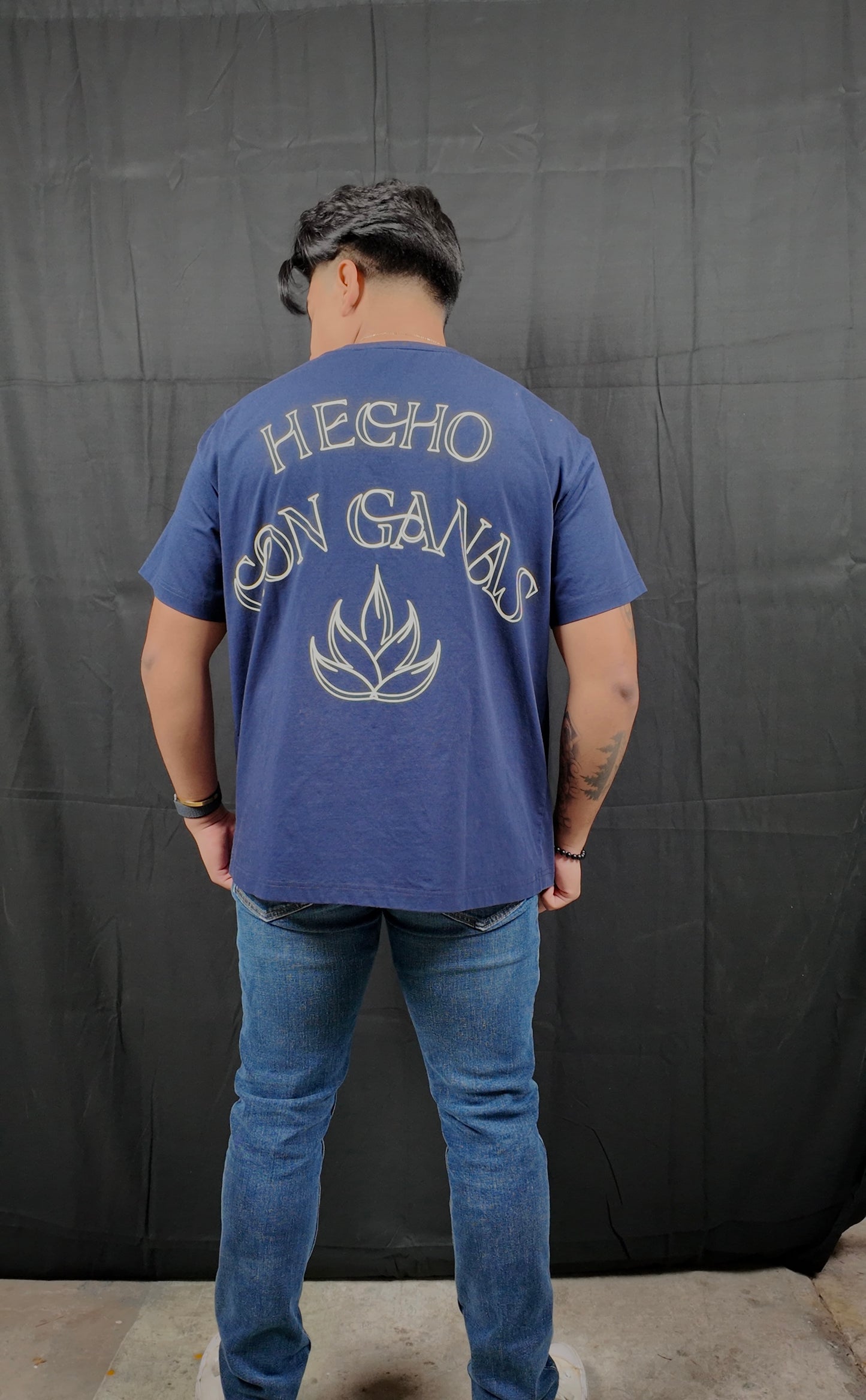 Navy Hecho Con Ganas Graphic Tee