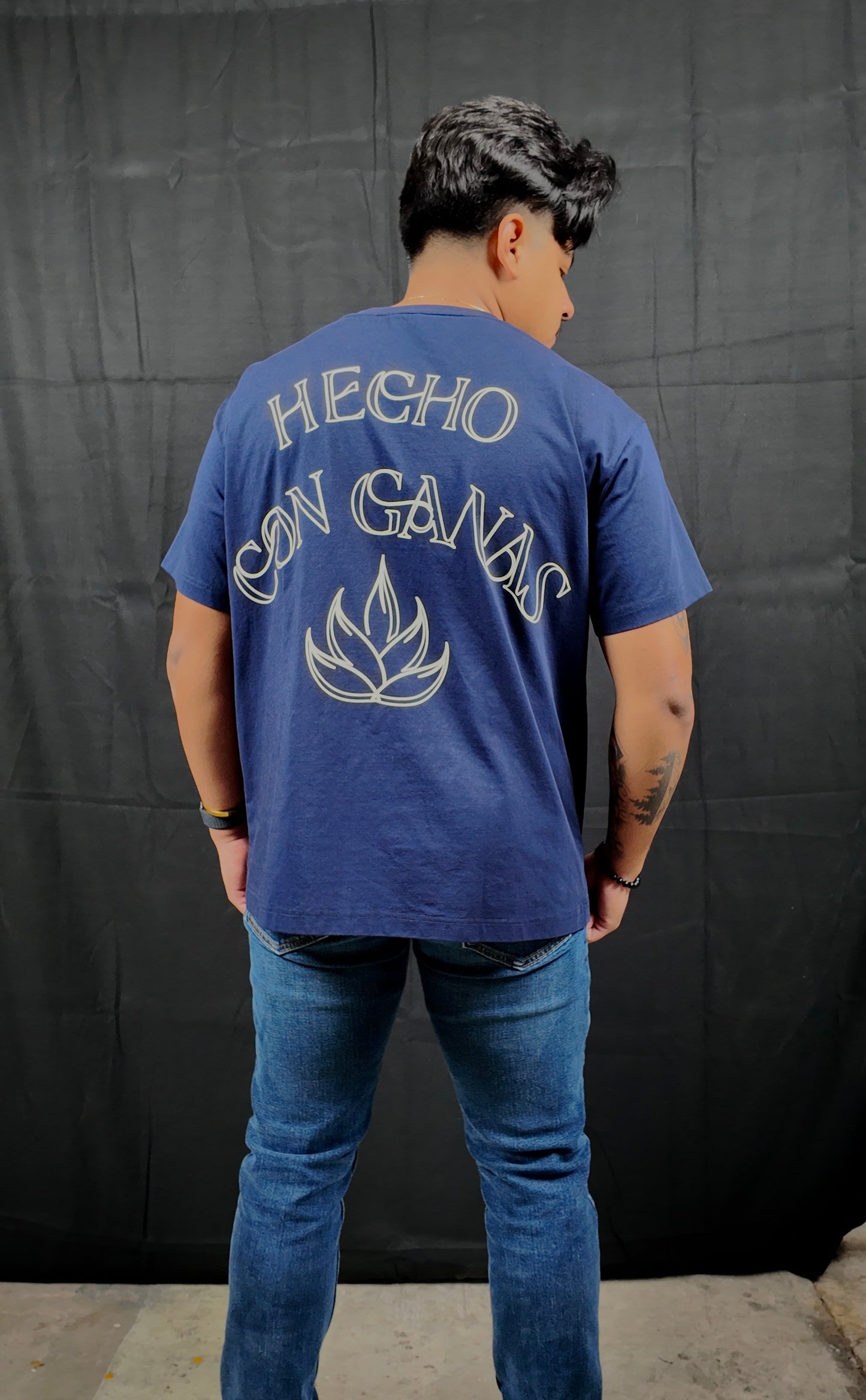 Navy Hecho Con Ganas Graphic Tee